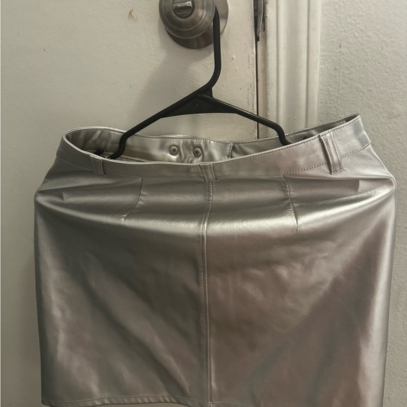 Skirt - Picture 4 of 4